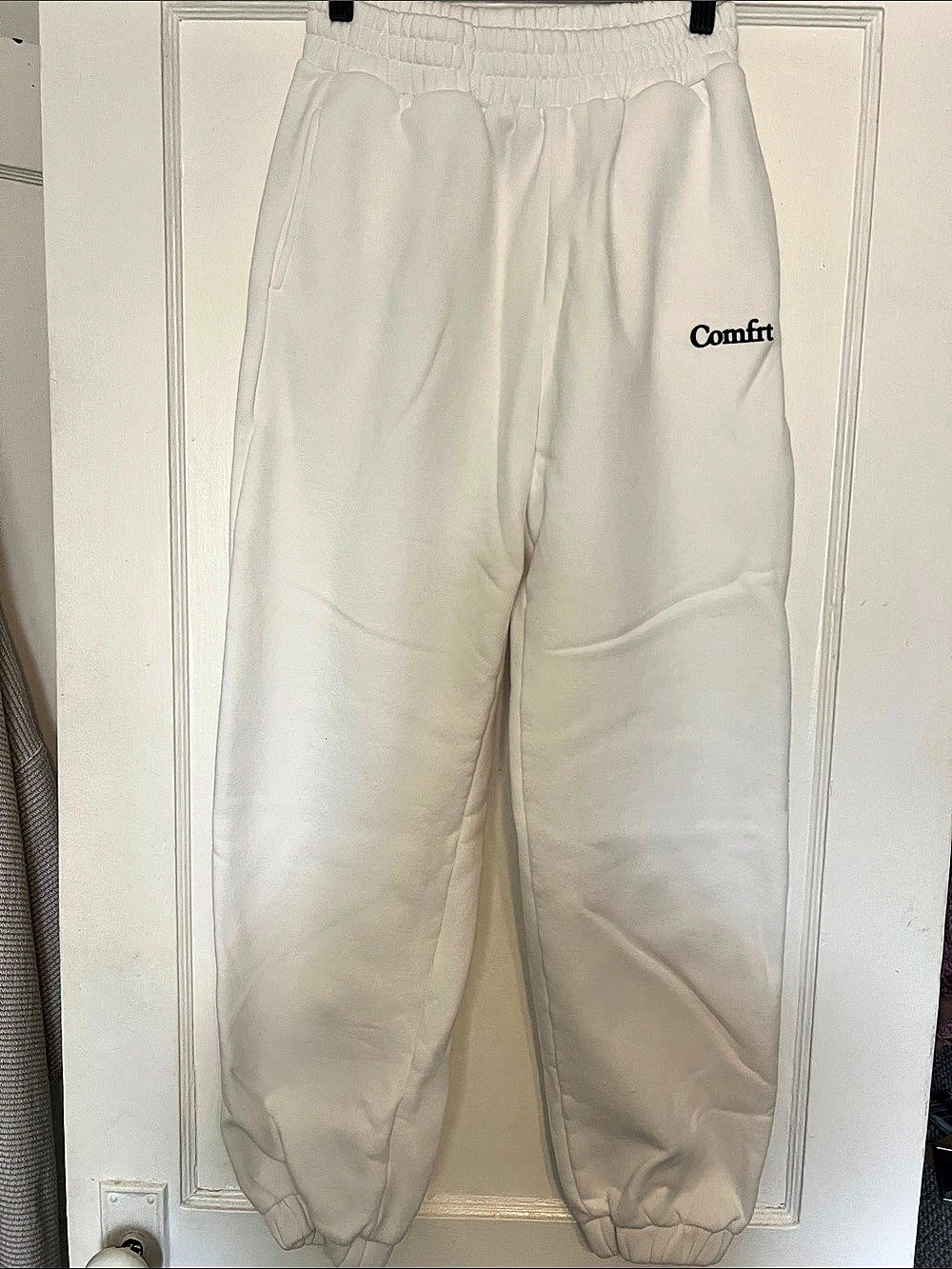Comftr White Jogger Pants Size Small Like New